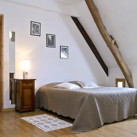 Sleeps 4 *