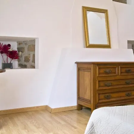Sleeps 4 * Les Perques