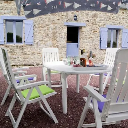 Sleeps 4 別荘 Les Perques